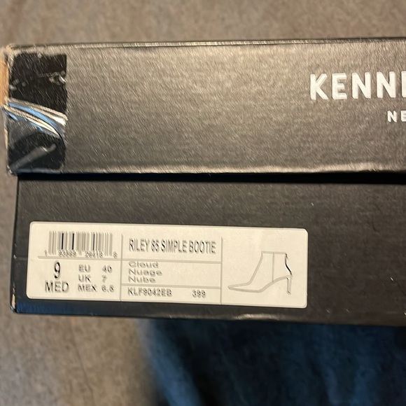 Kenneth Cole Riley bootie, NWT, 9 - Picture 9 of 9